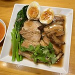タイ料理バーンファー  - ムートゥン