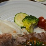 キッチン ブルー グローブ - 備え付け野菜のアップ