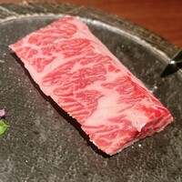 和牛焼肉 やくにく 路地裏 - 厚切りのハラミです