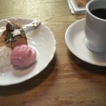 窯右衛門 - チーズケーキ　ブレンド珈琲