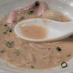 丿貫 - 昆布水につけ汁を投入