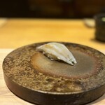 鮨 三心 - 白魚　包み込みスタイル