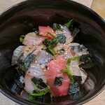 居酒屋 仲よし - 海鮮丼（880円）
