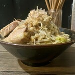 ラーメン専門 宮の森 - サイド