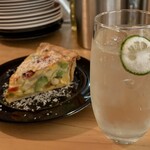 Fortune comes in at the merry gate - 季節のフレーバーのジントニック