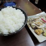 漁師居酒屋 楓 - 太刀魚の塩焼きと魚沼産ごはん
