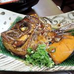 漁師居酒屋 楓 - 鯛のあら煮添えられているのは豆腐です