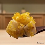 御料理 寺沢 - たっぷりの唐墨が削られた穴子の白焼の飯蒸し