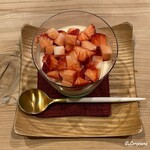 御料理 寺沢 - 苺と酒粕のブランマンジェ