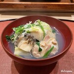 御料理 寺沢 - あわびと蛤と牡蠣の芹鍋を留椀代わりに