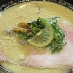 豚白湯創作麺処 友池 - 