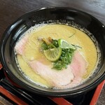 豚白湯創作麺処 友池 - 