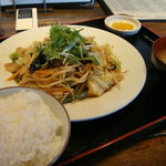 武屋食堂 - 茄子と肉野菜たっぷり味噌炒め定食