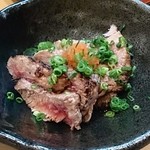Shouchuu To Teshigoto Ryourino Mise Masaya - マグロほほ肉のタタキ