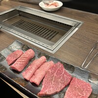 東京食肉市場直送 肉焼屋 D-29 広尾店 - 