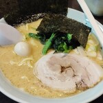 横浜家系ラーメン 魂心家 - 料理写真: