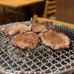 炭火焼肉ホルモンさわいし - 