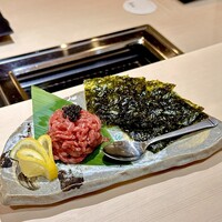 手巻き和牛ユッケ