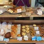 COPAIN　MONTMARTRE - 陳列棚の様子①。