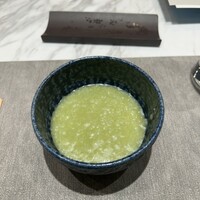 ON the TABLE CHINESE - 