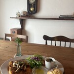 お昼とおやつ 黒柴商店 - 