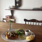 お昼とおやつ 黒柴商店 - 