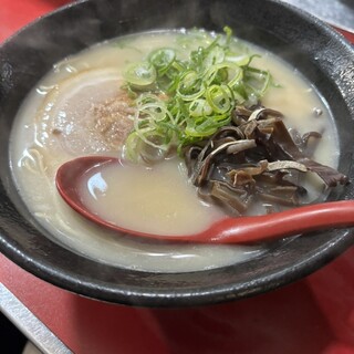 口コミ一覧 : ひでちゃんラーメン - 櫛田神社前/ラーメン [食べログ]