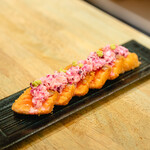 サーモンレアカツ柴漬けタルタル