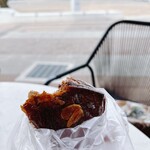 LUCKY BAKERY - 既にかじられとった