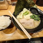 ラーメン ビッグ - 塩とんこつ ライス