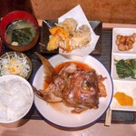 さまさま - 煮魚定食(鯛のあら煮、ご飯大)