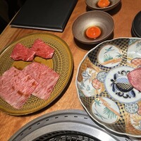 士士 - 