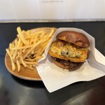 ヘンリーズ バーガー 代官山 - コンボセット