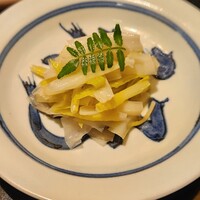 うしごろ 貫 恵比寿本店 - 季節のナムル　うるい