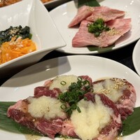 老舗精肉店直送 千種焼肉 飛騨牛の奴隷 千種店 - 