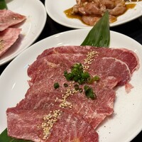 老舗精肉店直送 千種焼肉 飛騨牛の奴隷 千種店 - 
