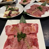老舗精肉店直送 千種焼肉 飛騨牛の奴隷 千種店 - 