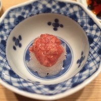 銀座 鮨 かねさか 本店 - (過去ログ)ミシュランの評価も高いというお寿司屋さんに連れてって貰いました♡だされたものをぱくぱく食べ、一皿一皿の説明はなかったので説明は省略！とにかく素材の味が良くわかるコースでした♪