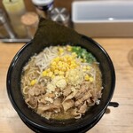 肉盛り みそラーメン 侍倶楽部 - 肉盛り味噌ラーメン