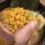 人力俥 - いつもの高級ハムのような豚チャーシューが香ばしくて旨い！