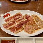 焼肉冷麺やまなか家 - ランチメニュー　　牛カルビと豚ホルモン