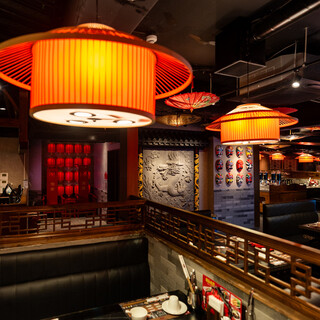 歴史をめぐる中華の旅♪四川文化が垣間見える内装は圧巻！