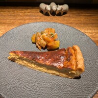 シャンパン食堂 - あめ色玉ねぎのキッシュ