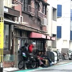 新ちゃん - 店の外観　整理券配布開始３０分前