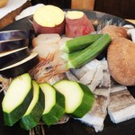 旬彩 天ぷら 心来(しんら） - 本日のランチの素材です。4人分。鱧、帆立、ズッキーニ、オクラ、茄子、海老、薩摩芋。