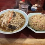 園春 - モヤシラーメン¥550とチャーハン¥600