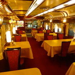 ダイナープレヤデス - 車内はレトロ調で落ち着いた雰囲気