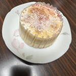 GAZTA - ストロベリーバスクチーズケーキ