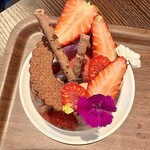 Grand Chainon - 出雲産苺とショコラのパフェ