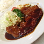 キッチンふるはし - ポークソテー（ロース）（１，０００円）これにライス・味噌汁・漬物が付きます。２０１４年７月